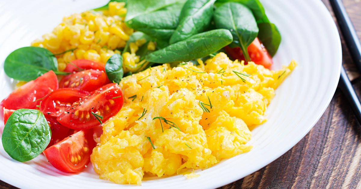 Scrambled Eggs with Spinach and Tomatoes